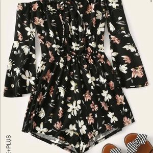 SHEIN Floral Front Tie Romper